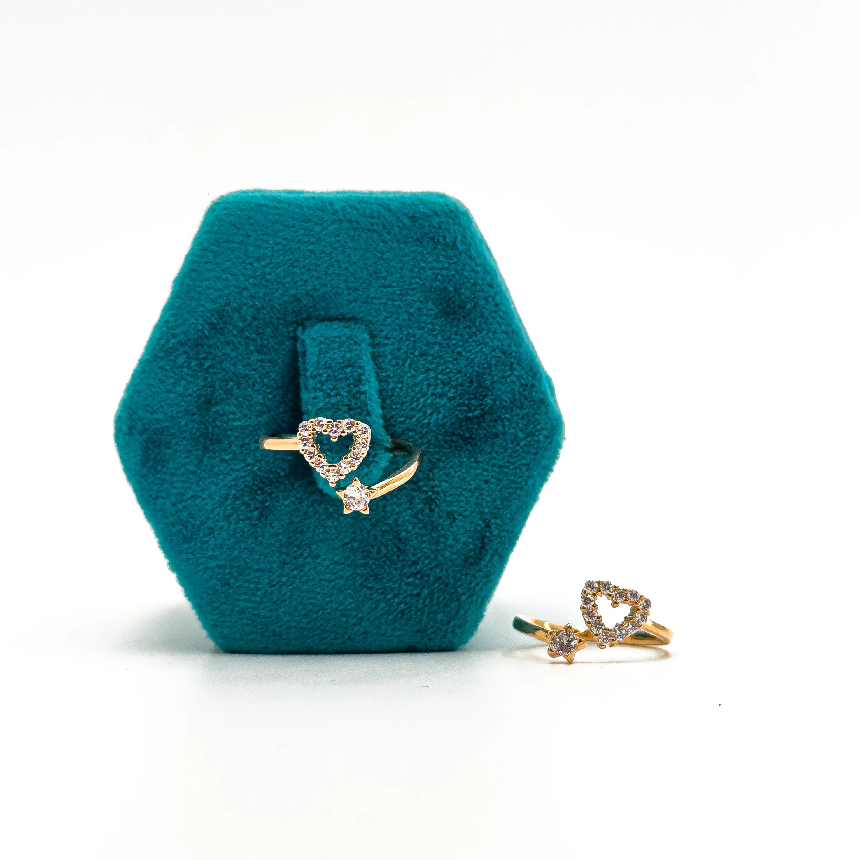 Blooming heart toe ring