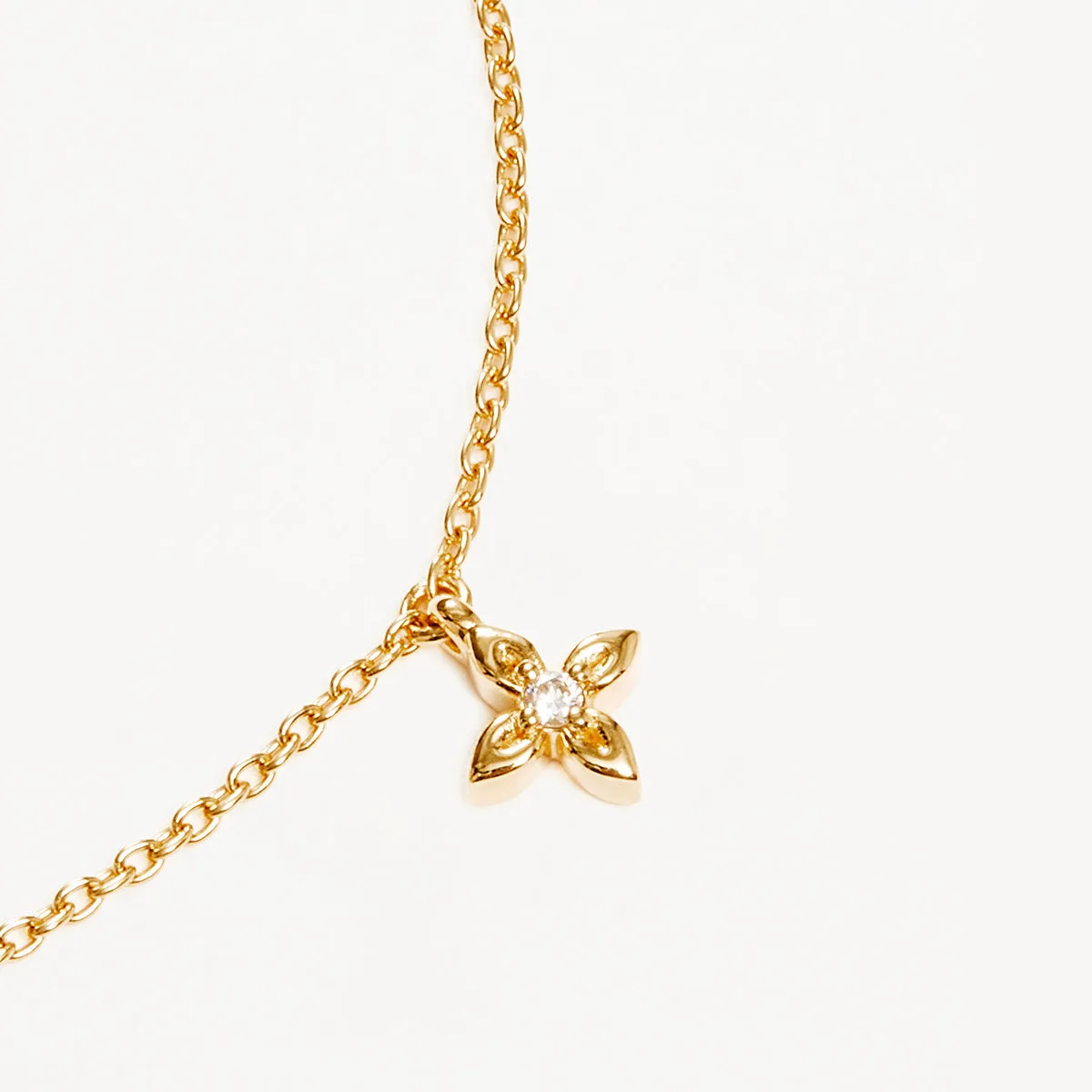 By Charlotte Live in Peace Bracelet, Gold