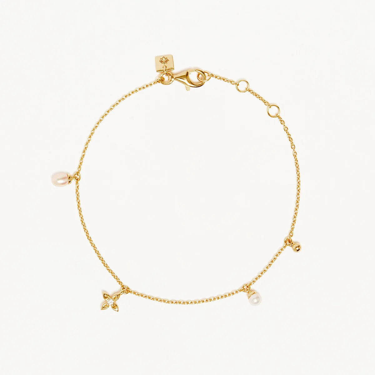 By Charlotte Live in Peace Bracelet, Gold