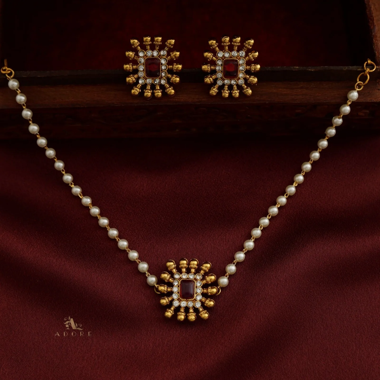 Chathurmukhi 1 Layer White Pearl Choker With Earring