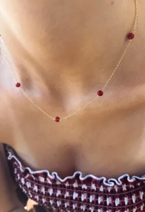 Collana in argento 925 dorato con perline di corallo naturale