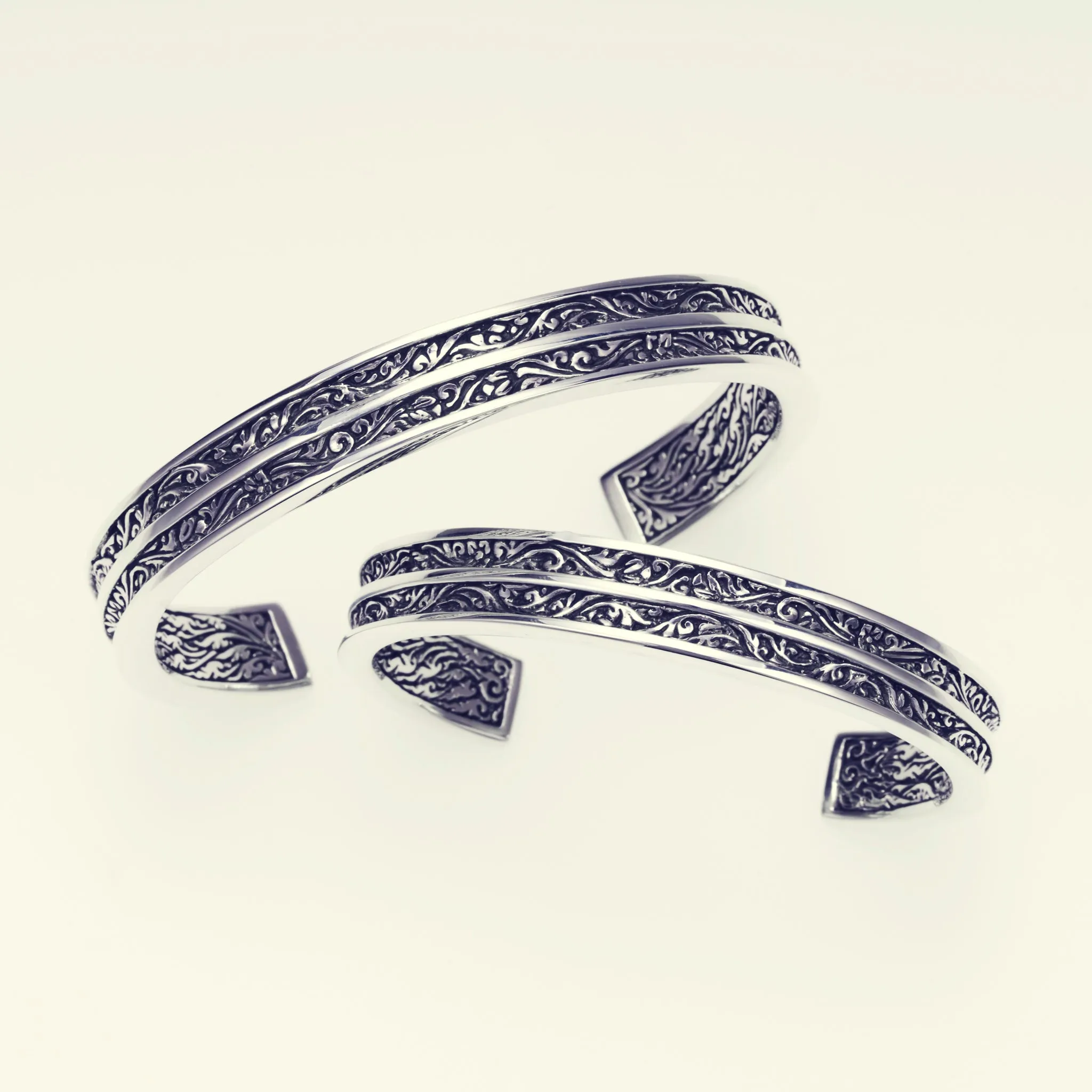 Double Ivy Bangle (L)