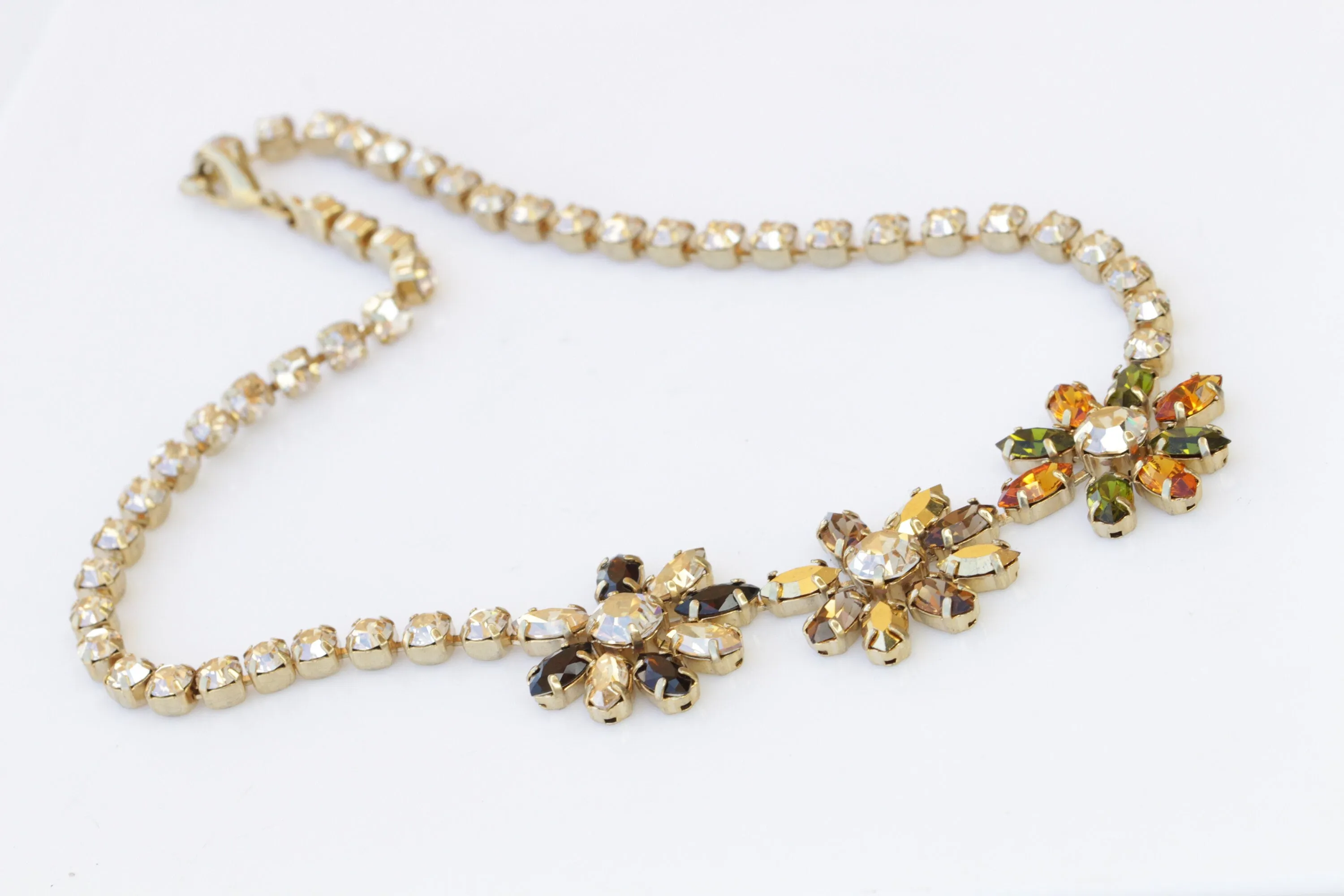 FLOWERS NECKLACE