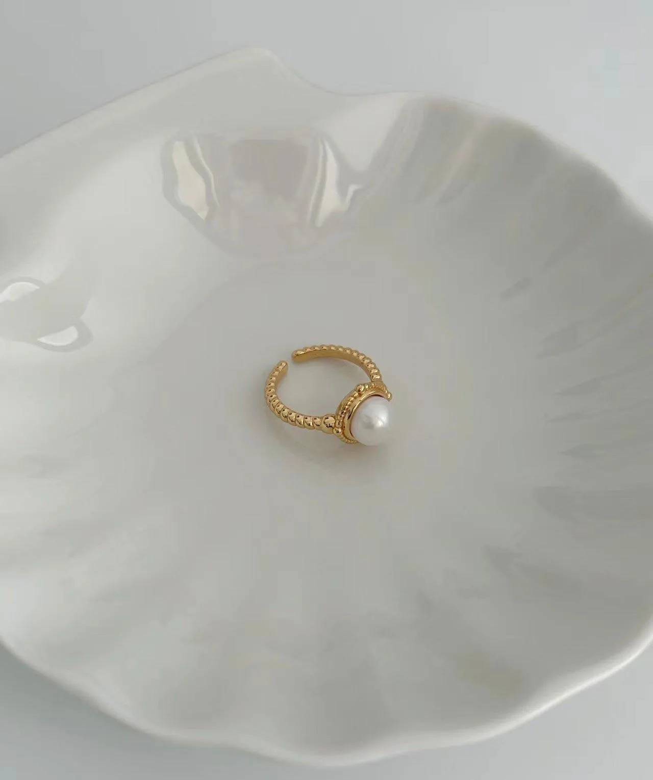 LOUISE Signet pearl open ring