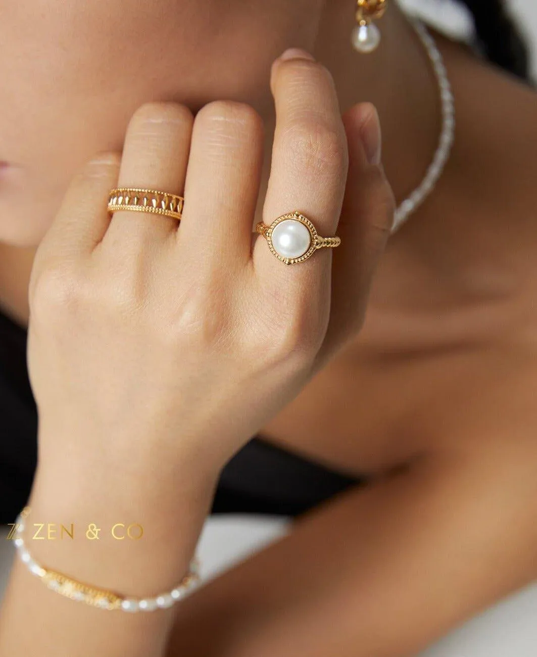 LOUISE Signet pearl open ring