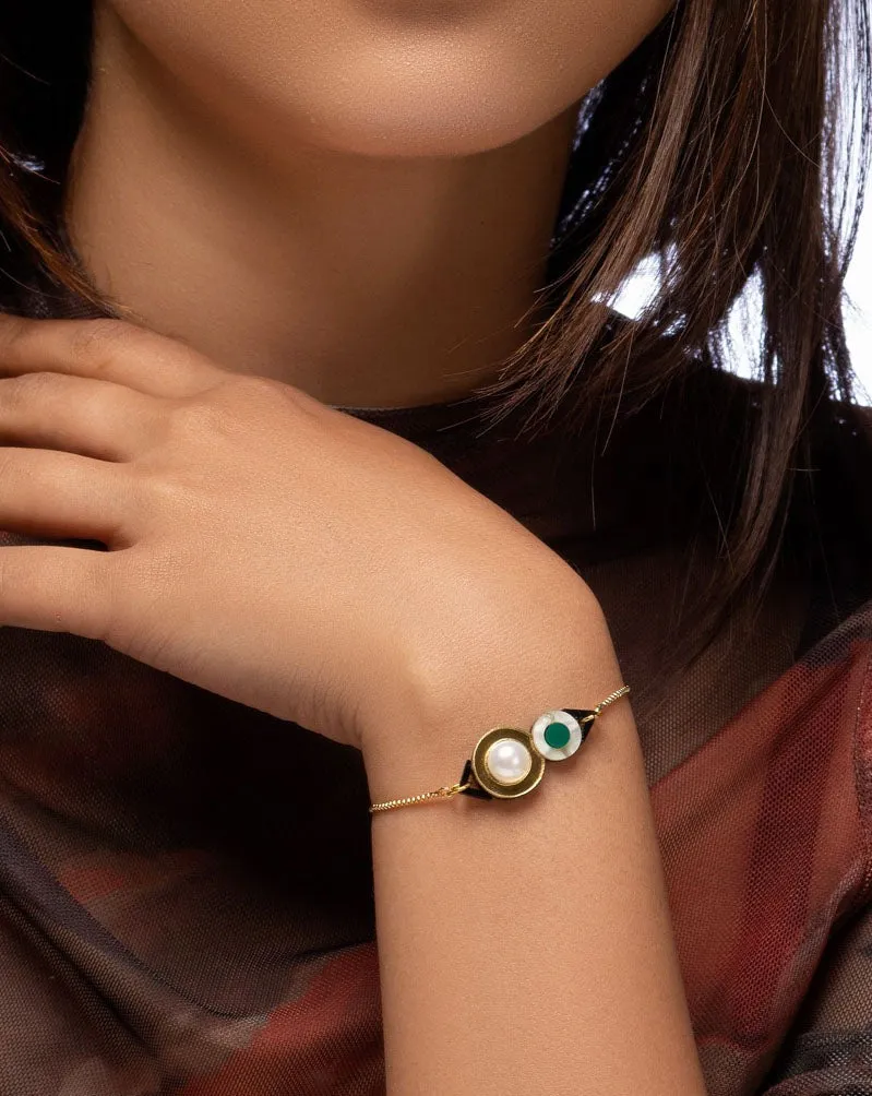 Petite Pearly Jade Bracelete