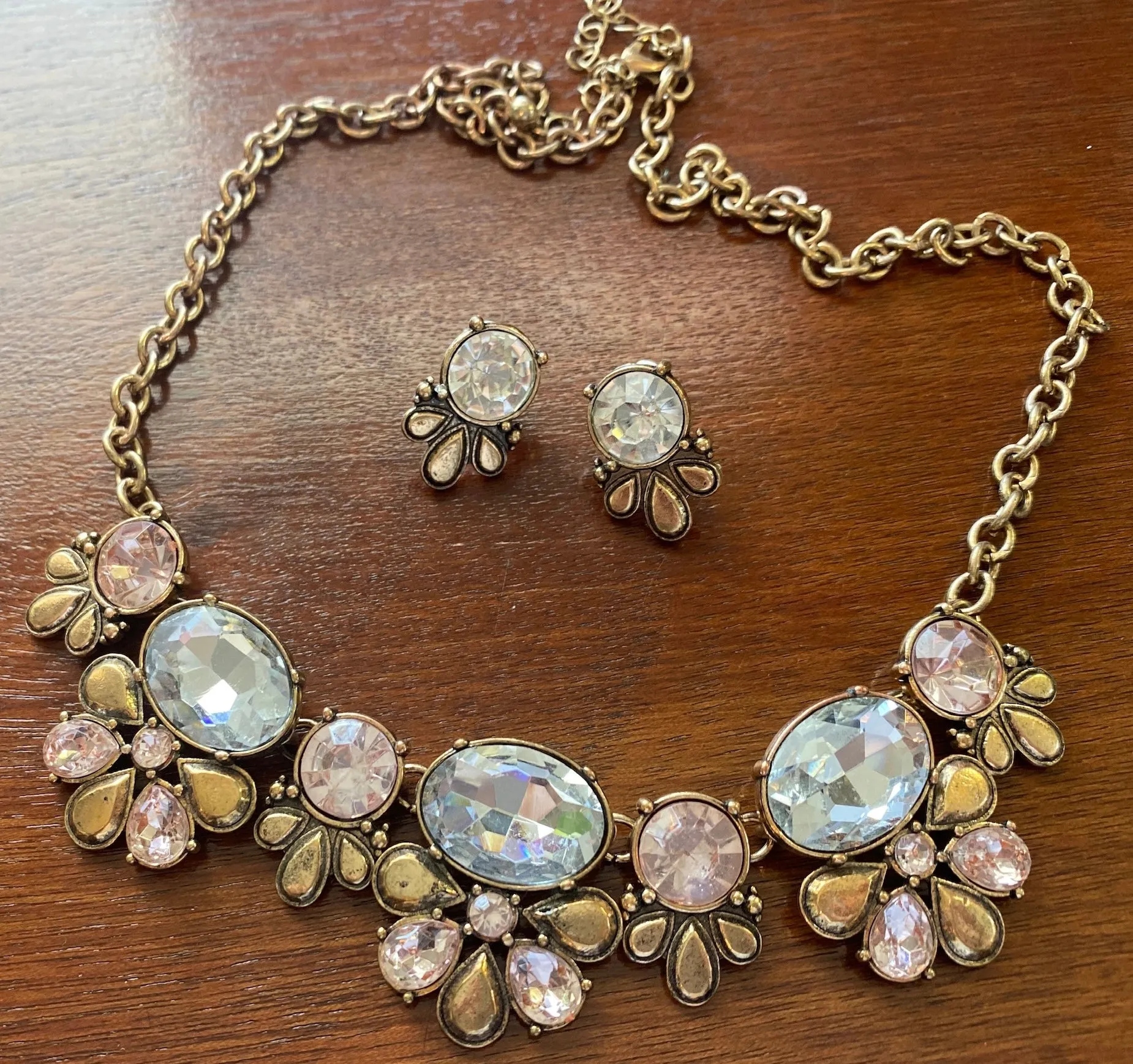 Pretty Crystal Rhinestone Gold Tone Statement Necklace & Earrings