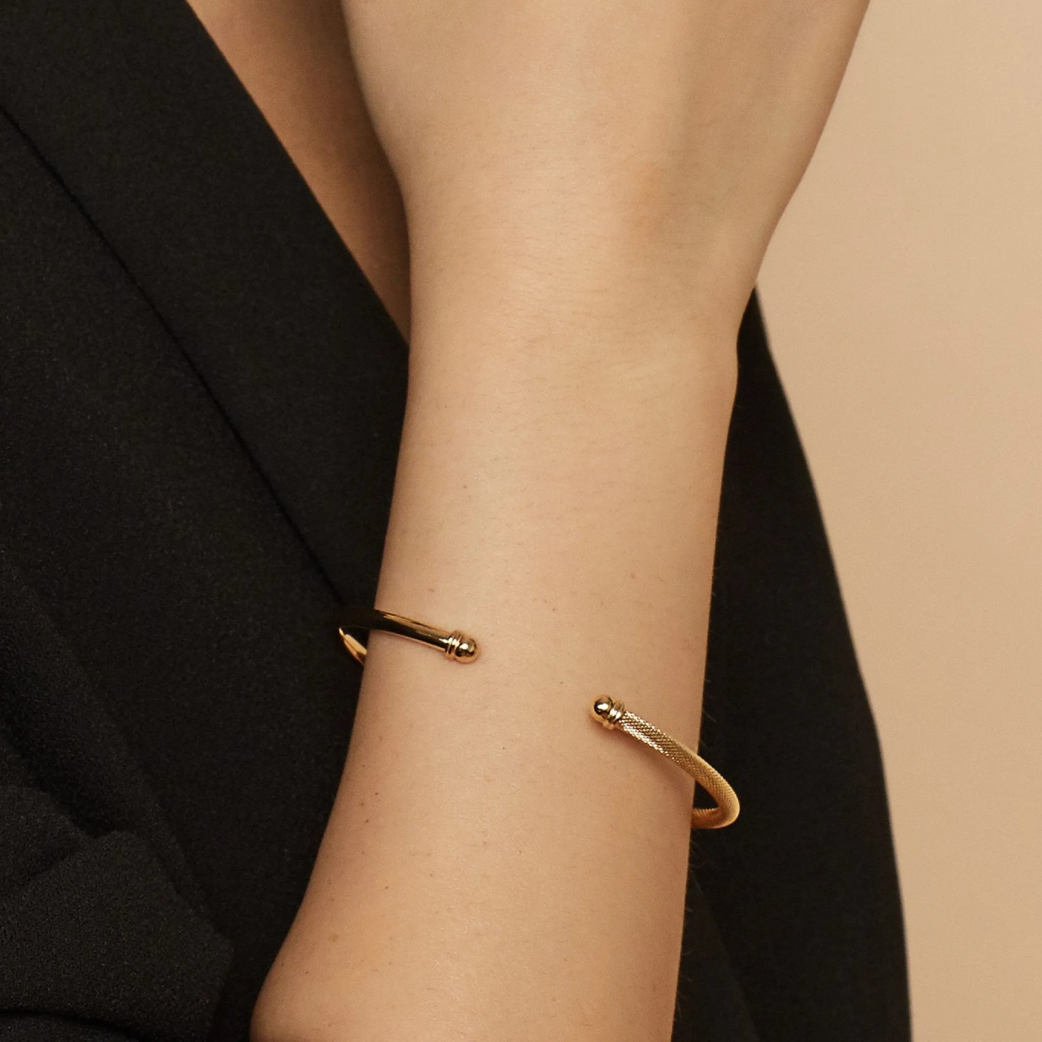 Red Carpet Cuff