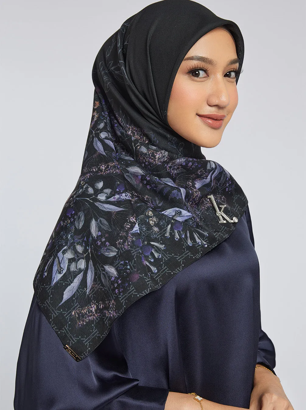 SENARA SIGNATURE SCARF BLACK