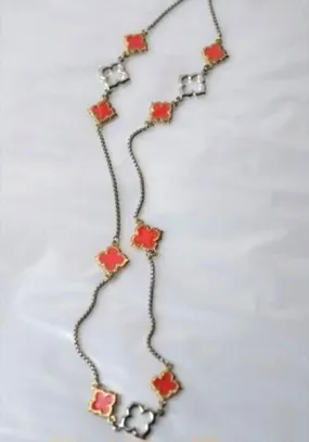 Small Clovers Necklace - Silver/Coral - Gold