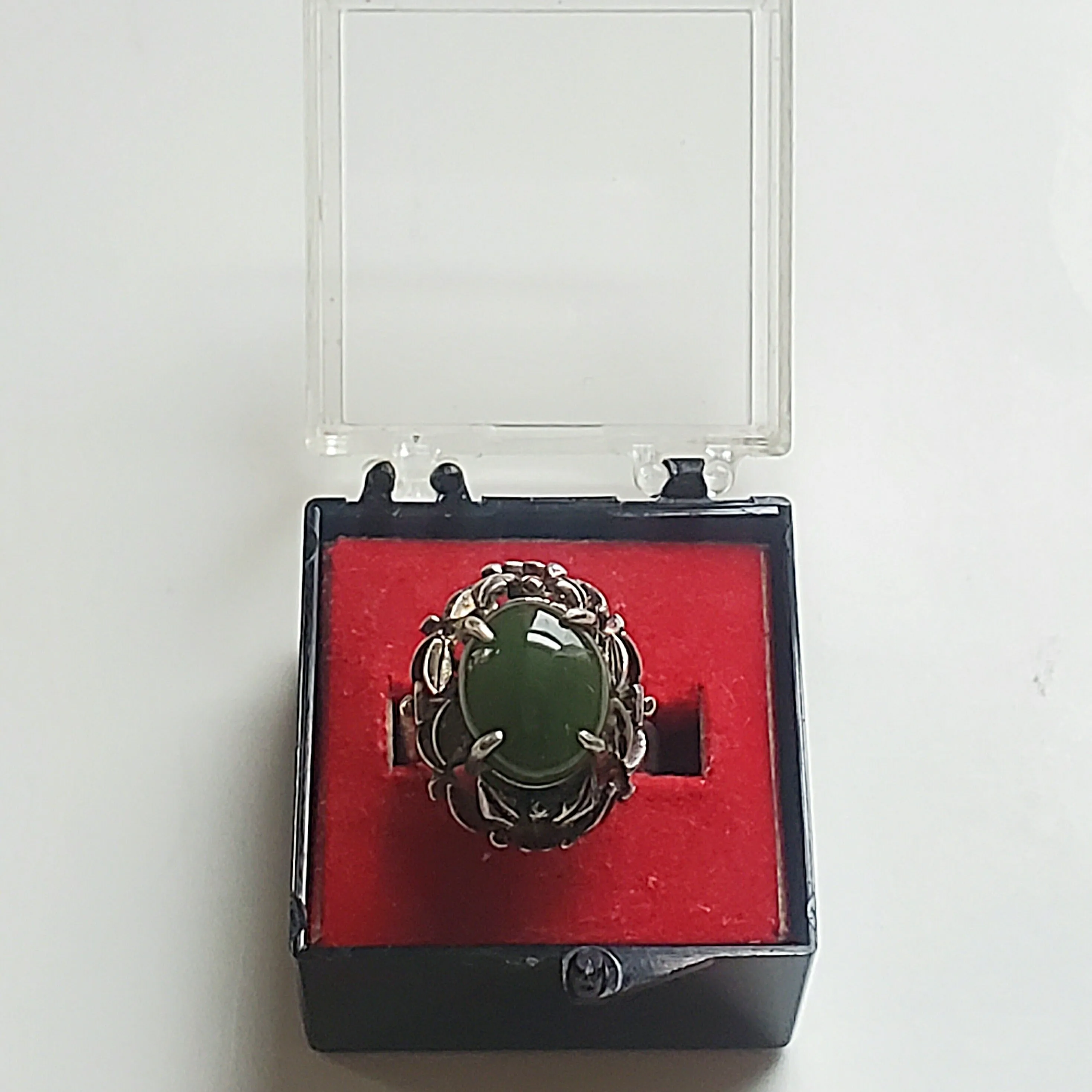 Vintage Sterling Silver Jade Ring- Vedazzling