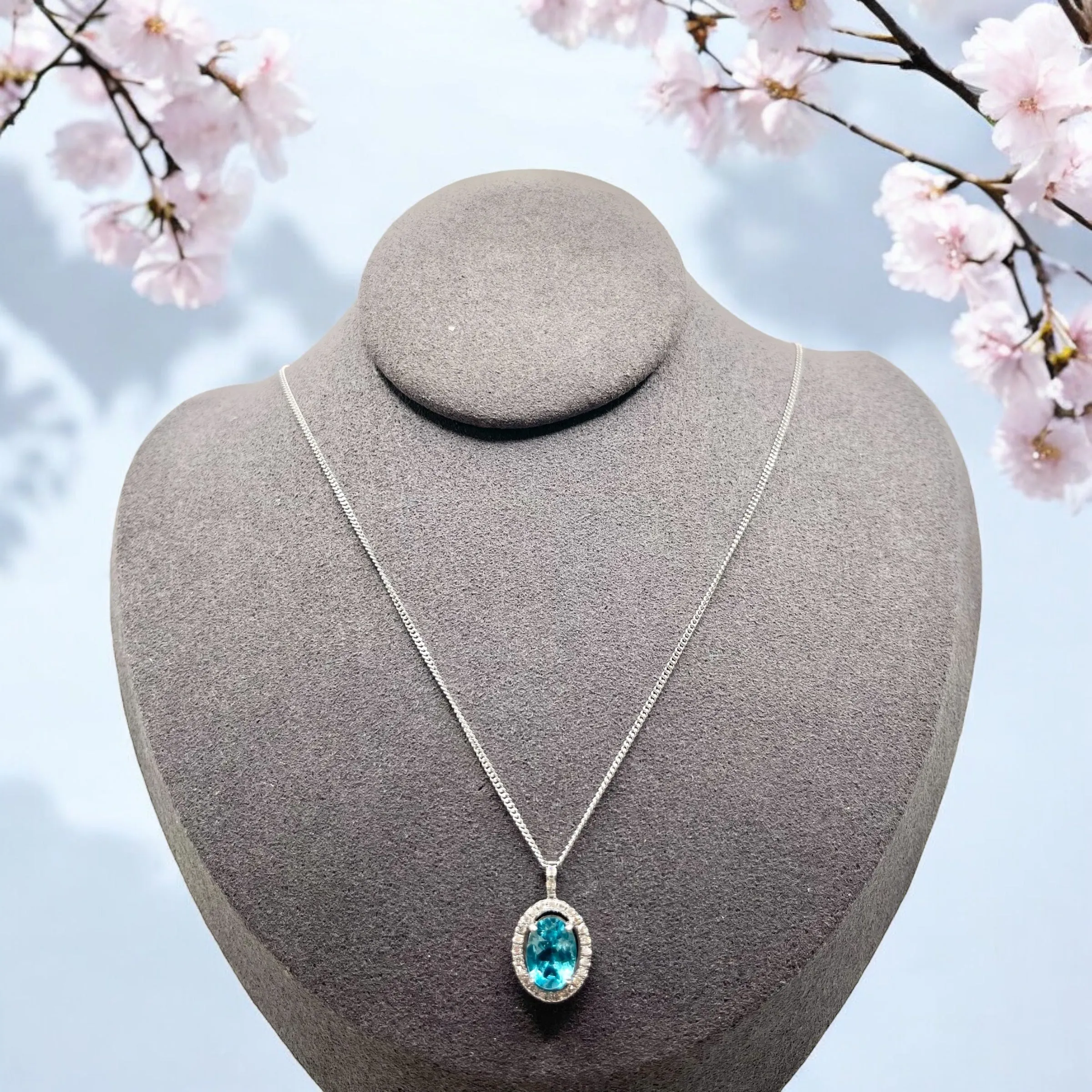 WHITE GOLD PARAIBA TOPAZ